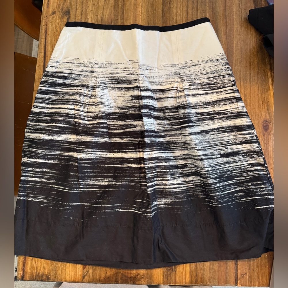 Ann Taylor Black and White A-Line Skirt Knee-Length